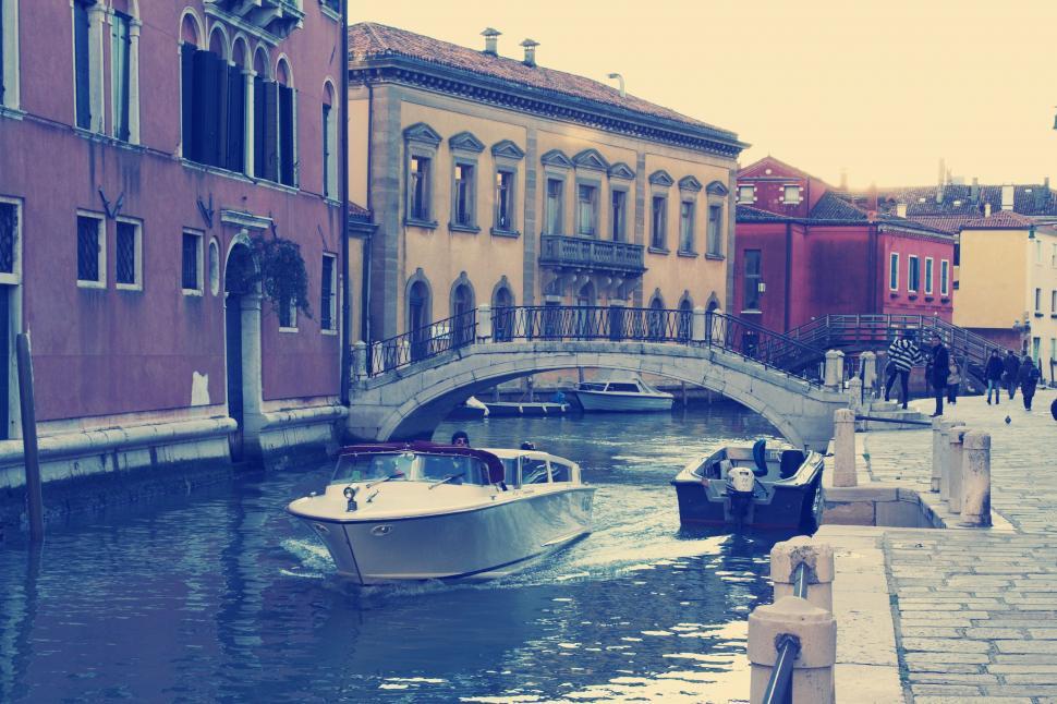 Free Image of Veneto Canal with bridge  
