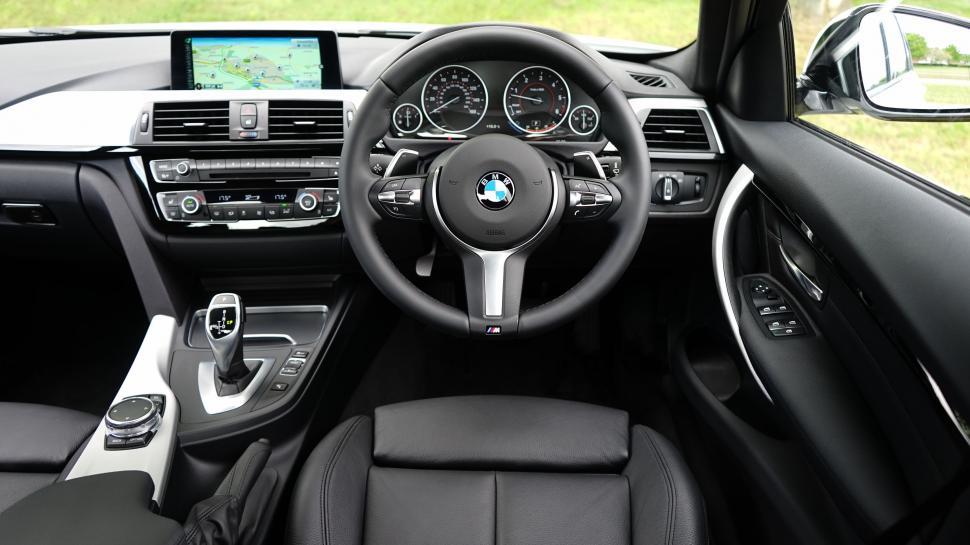 Free Image of Steering Wheel of BMW Car  