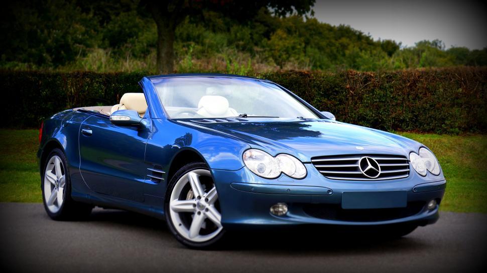 Free Image of Blue Mercedes-Benz car 