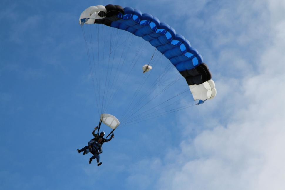 Free Image of Paragliding with an instructor 