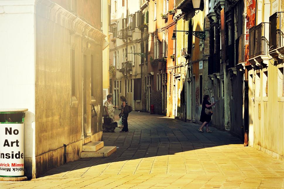 Free Image of Alley in Venice 