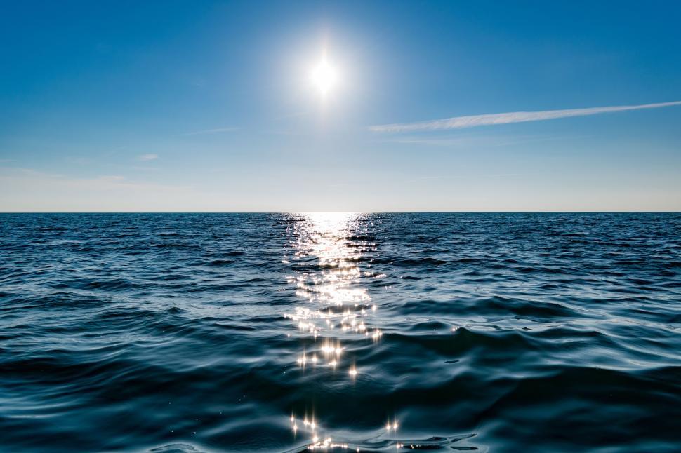 Free Image of Sun light reflection on ocean water  