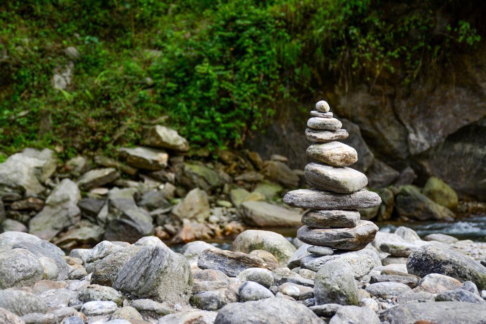 Free Image of Rock balancing 