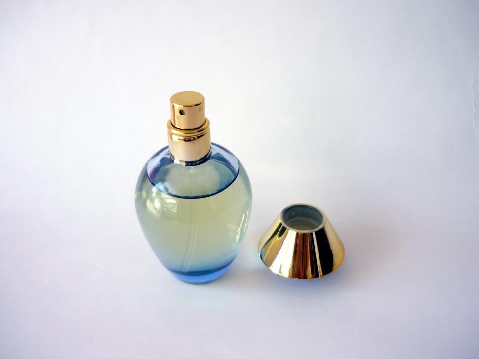 Free Image of Perfume 