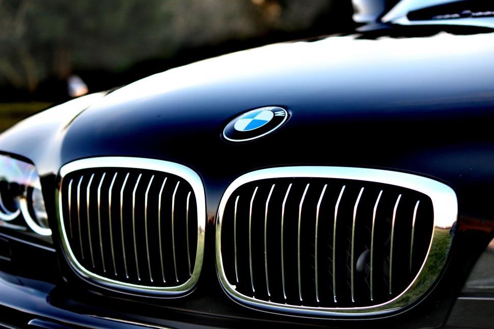 Free Image of Bonnet of BMW Car  