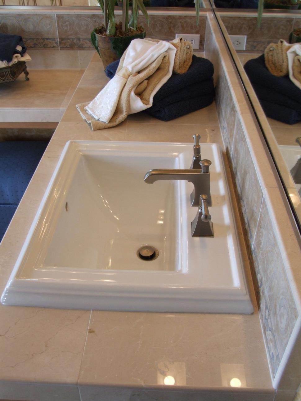 Free Image of Sinks and Bathrooms 