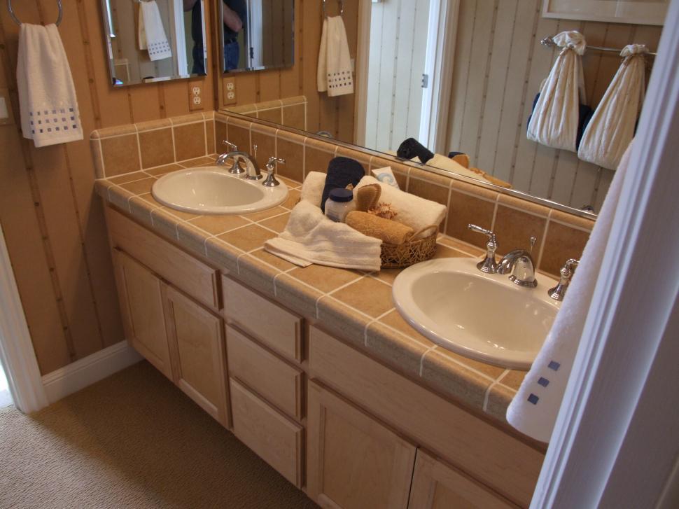Free Image of Sinks and Bathrooms 