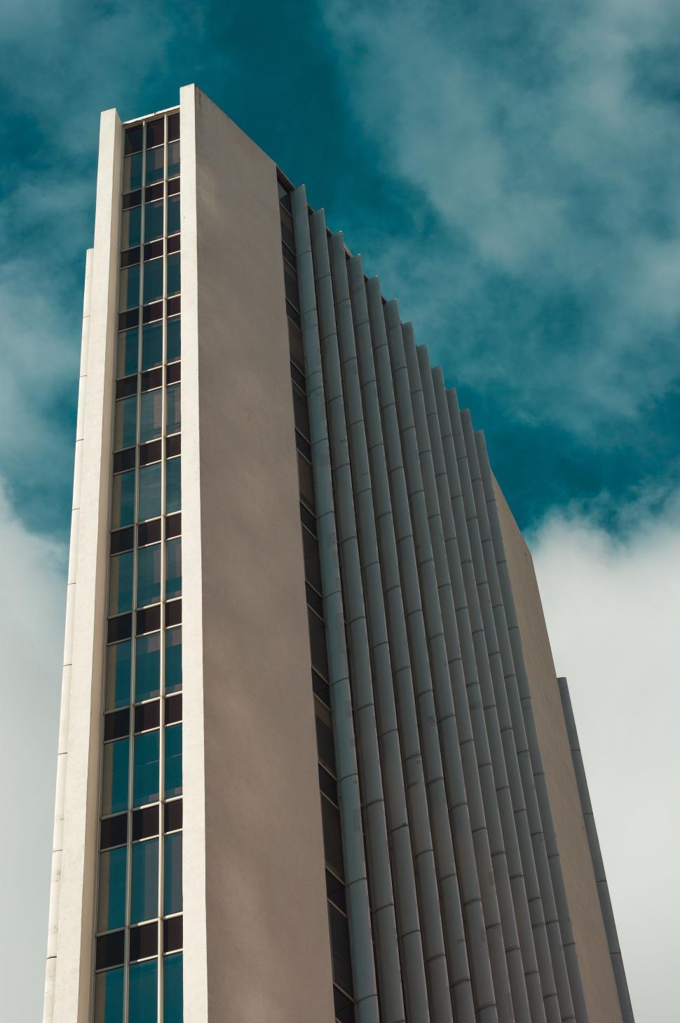 Free Image of High-rise building 