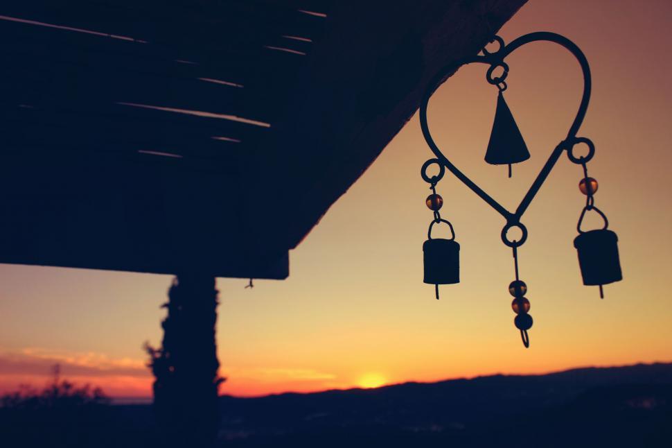 Free Image of Heart shaped wind chime 