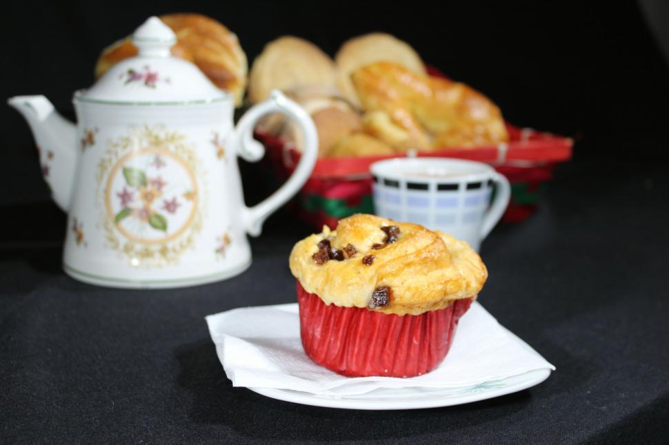 Free Image of Muffin with Tea  