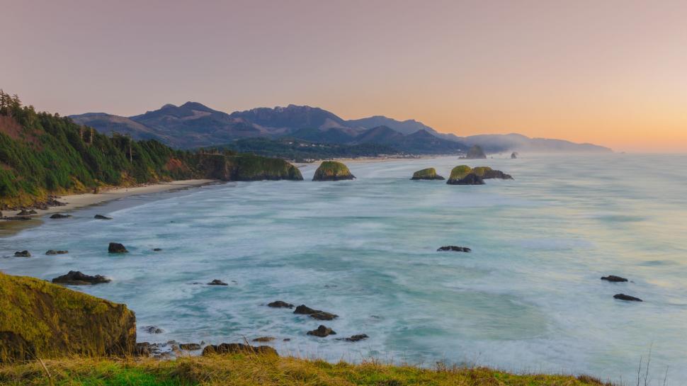 Free Image of Ocean and Mountains  