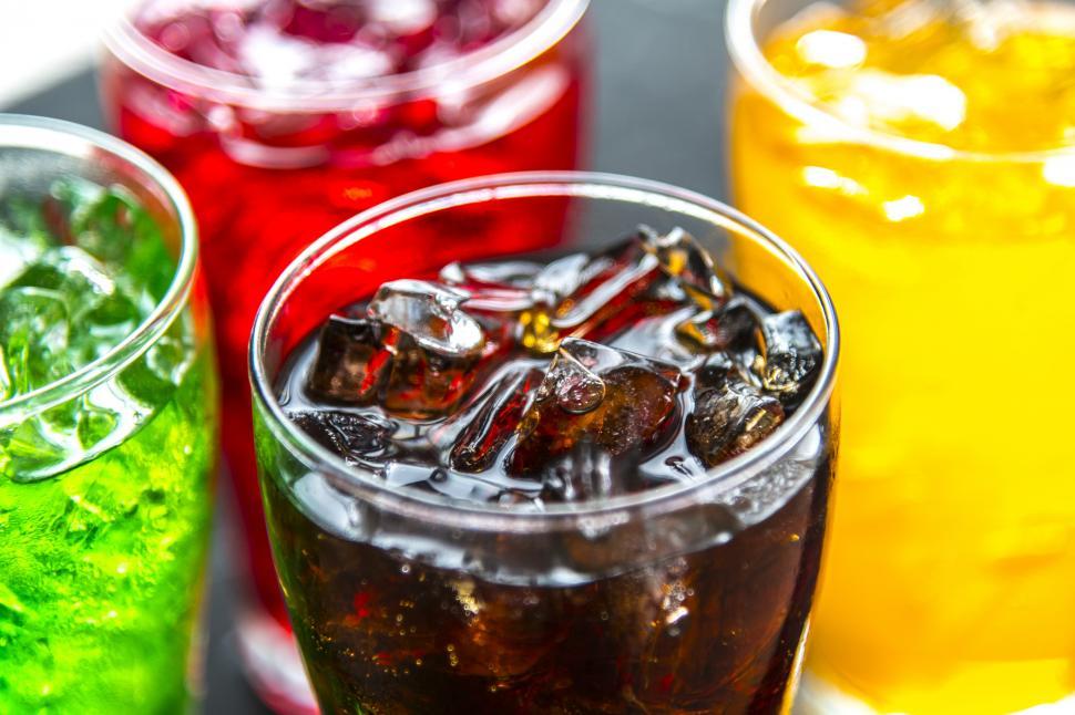 Free Image of Colorful soft drinks in pint glasses with ice 