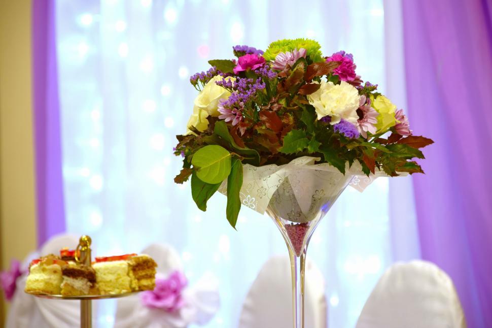 Free Image of Flower Bouquet and Cake 