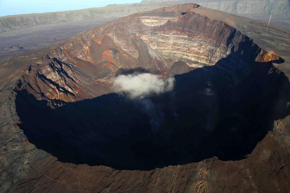 Free Image of Mouth of a volcano 
