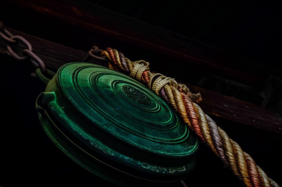 Free Image of Japanese gong in dark background  