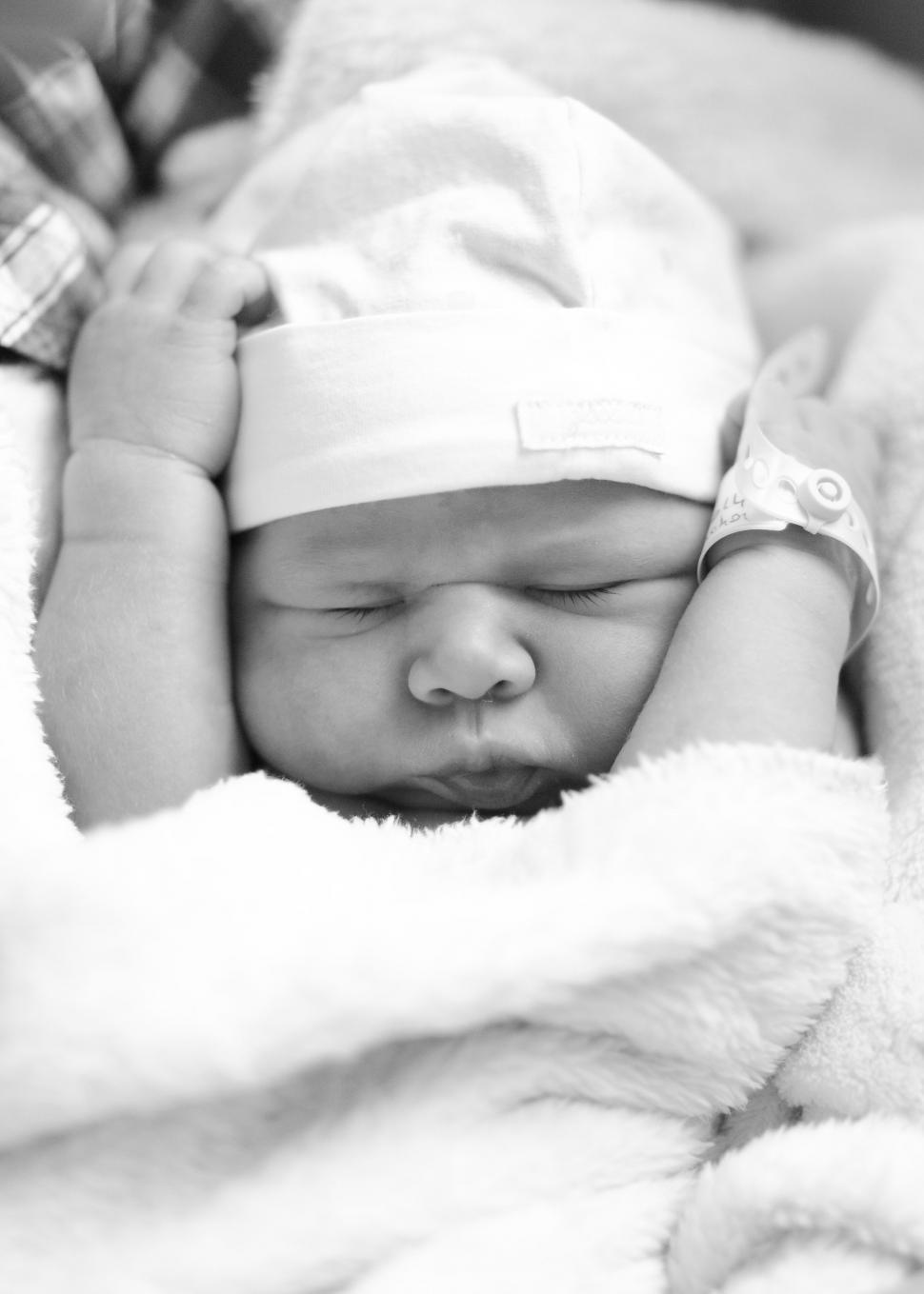 Free Image of Newborn Baby - Eyes Closed 