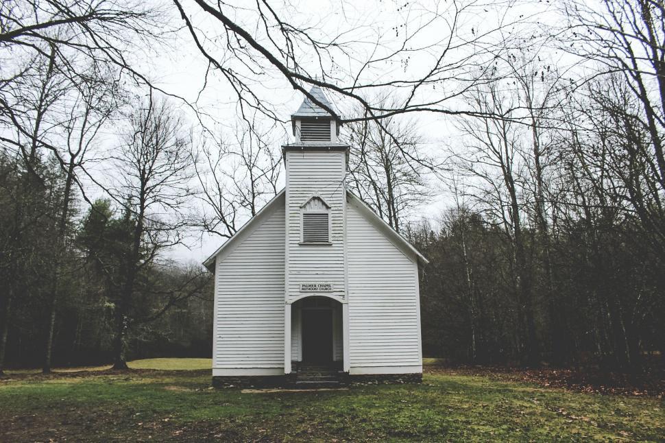 Free Image of White chapel 
