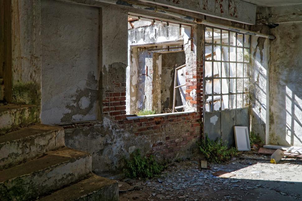 Free Image of Abandoned Room  