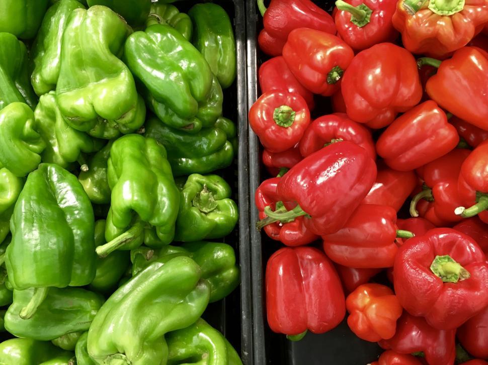 Free Image of Red and Green Pepper  