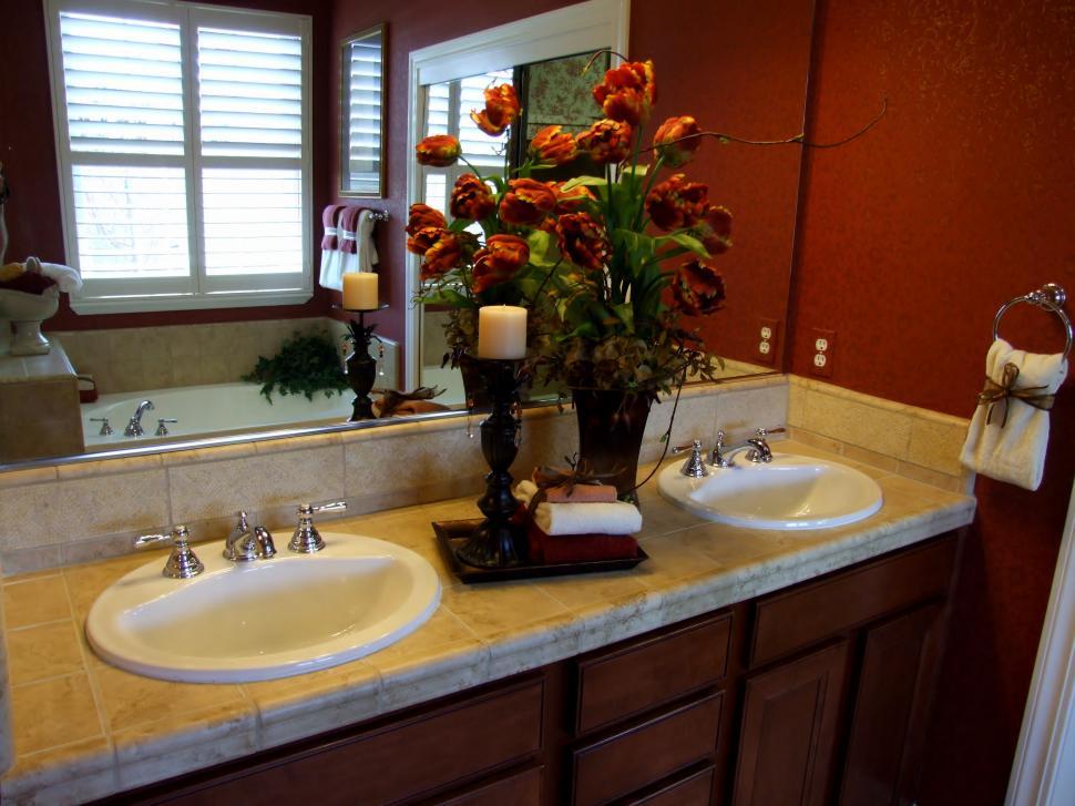 Free Image of Bathroom Counter w Sinks 