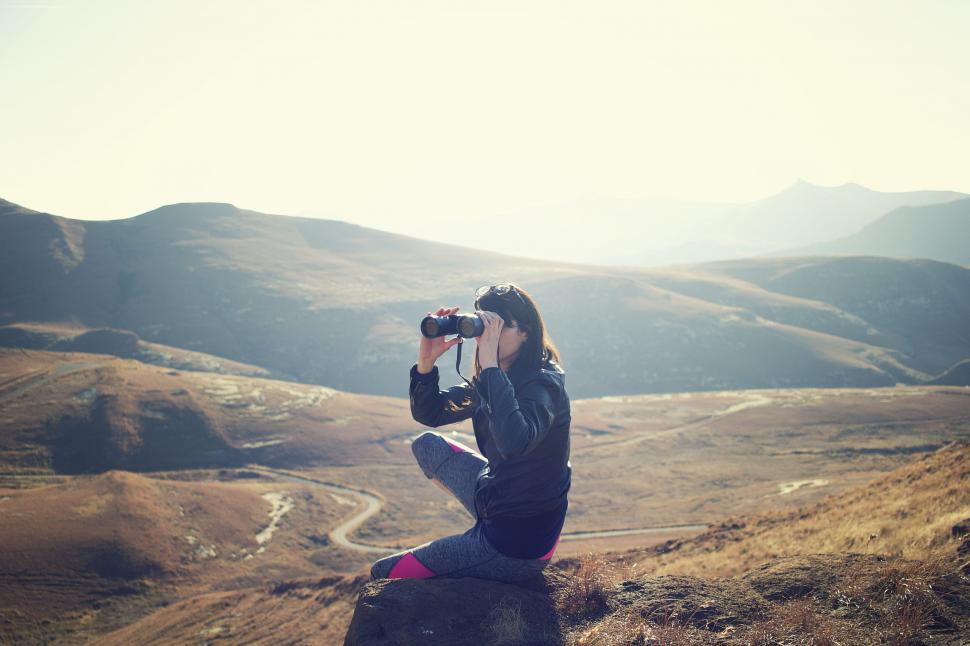 Free Image of Woman with binoculars  