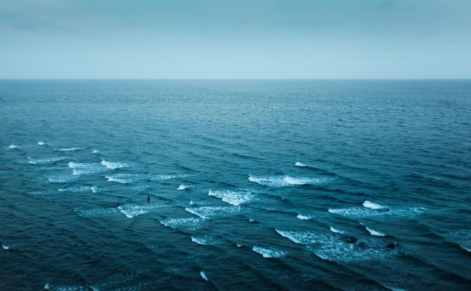 Free Image of Waves in Ocean  