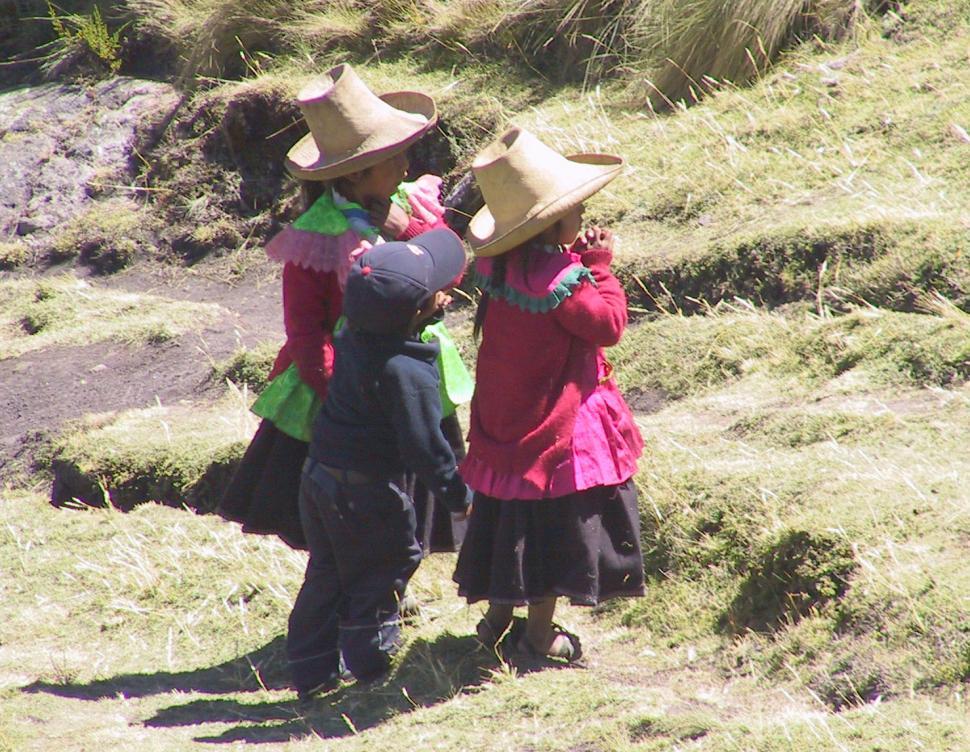 Free Image of Peruvian children 