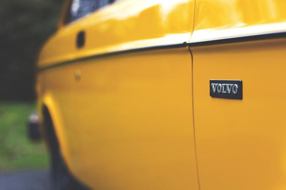 Free Image of Yellow Car  