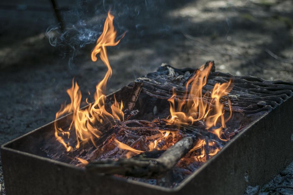 Free Image of Campfire Grill 