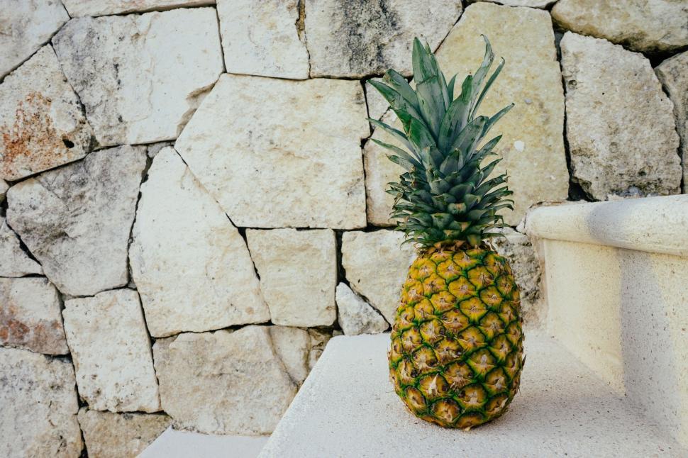 Free Image of Pineapple on stairs  