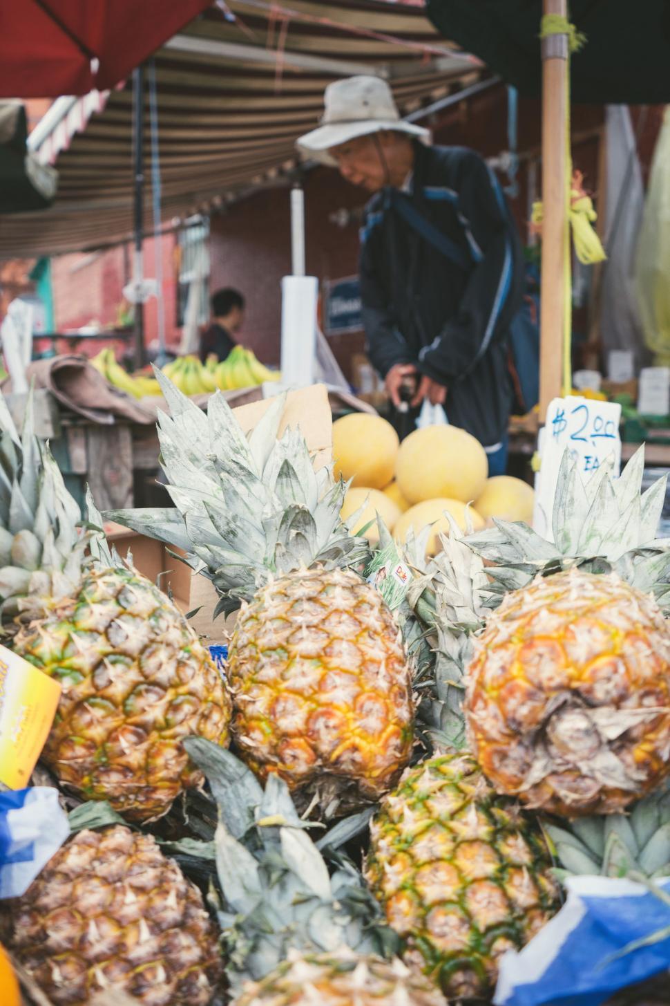 Free Image of Pineapple for Sale in the market  