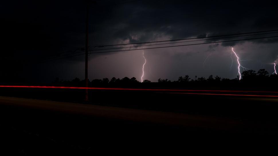 Free Image of Lightning strike 