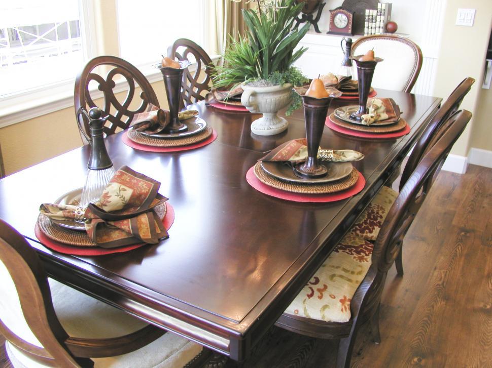 Free Image of Dinning Room Table 