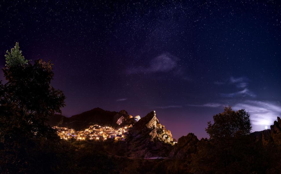 Free Image of Mountain Village at night  
