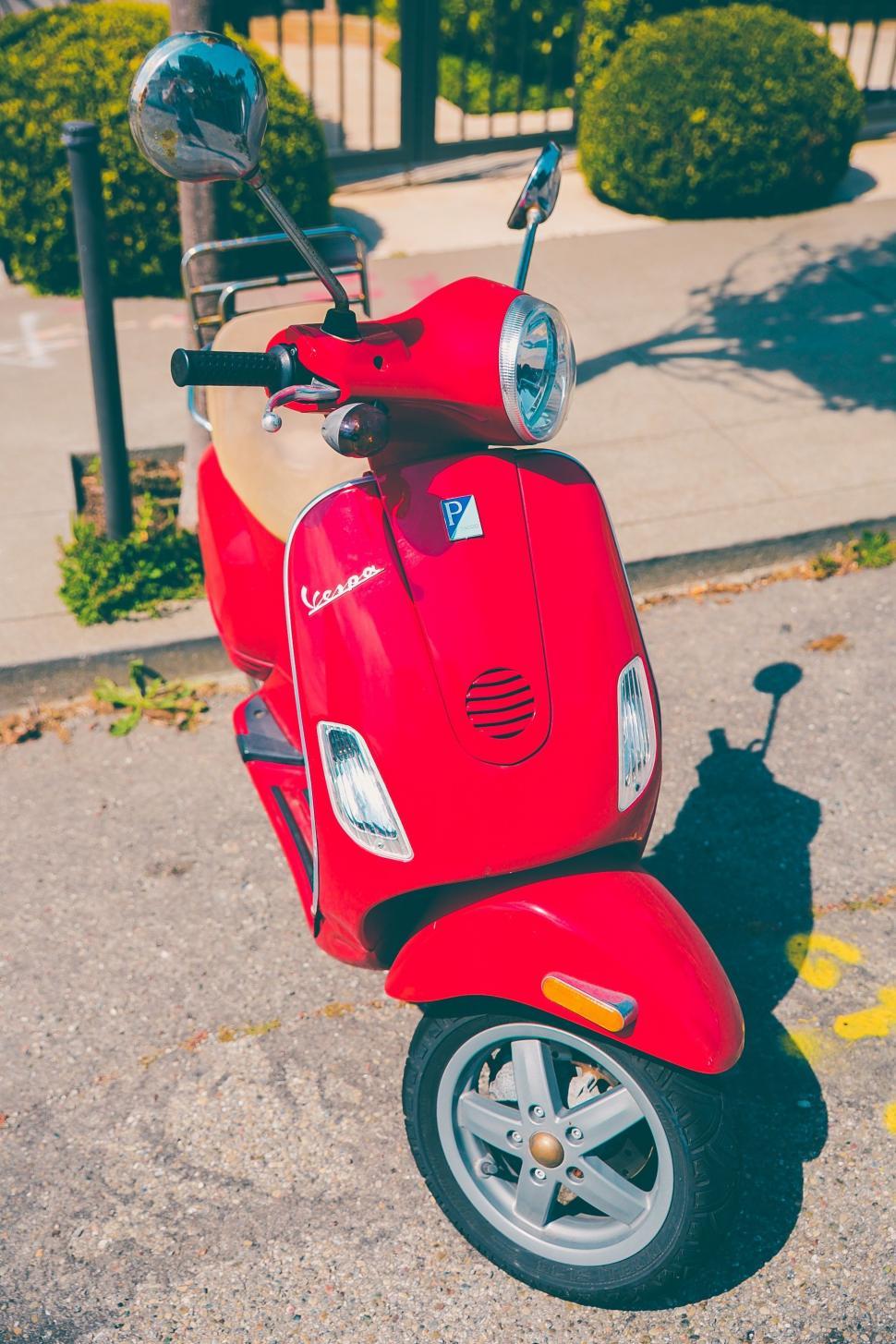 Free Image of Vespa Scooter  