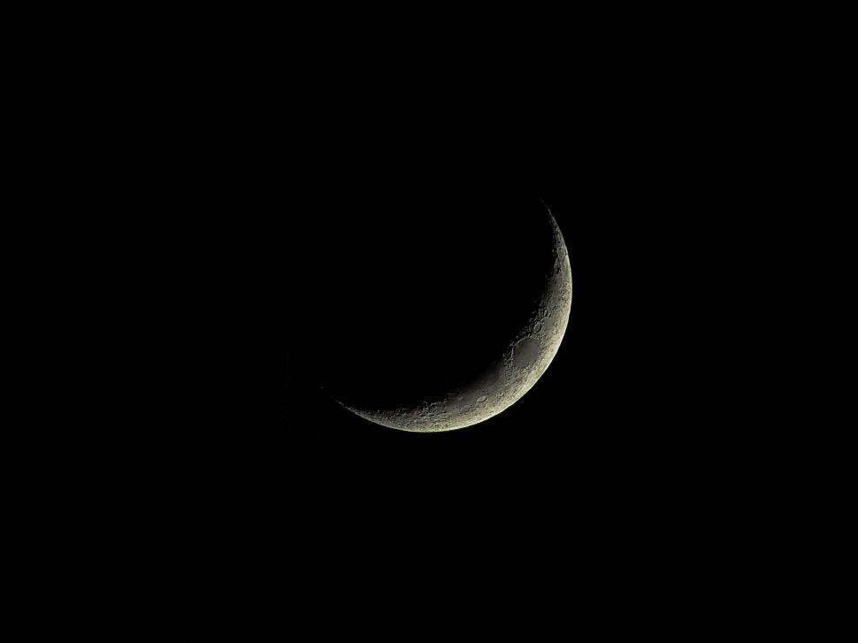 Free Image of Crescent Moon 