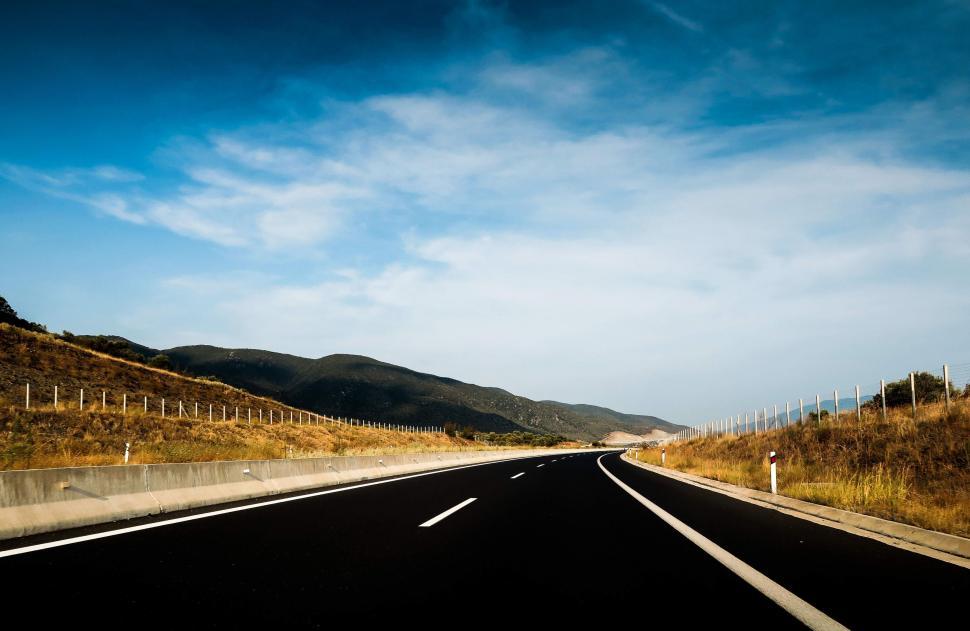 Free Image of Expressway with blue sky  
