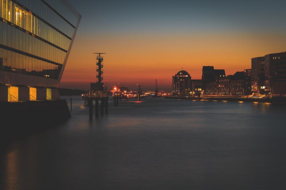 Free Image of City at night with waterfront  