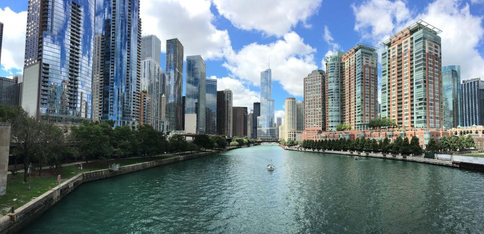 Free Image of Chicago River and Buildings  