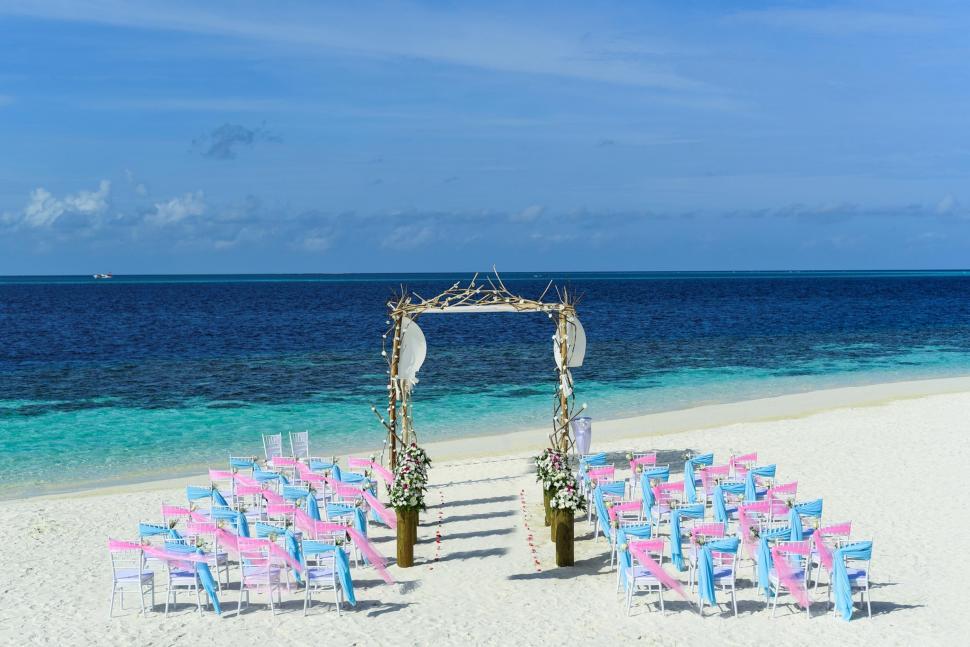 Free Image of Wedding Set Up at the beach  