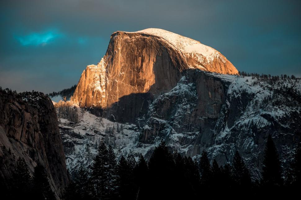 Free Image of Snow Capped Mountains at Yosemite National Park 