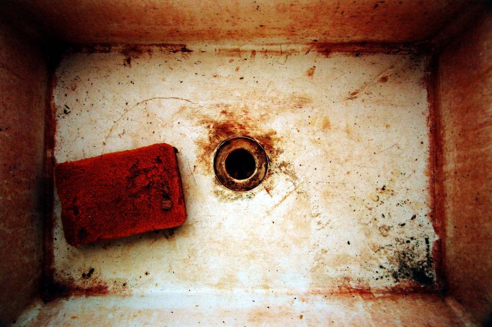 Free Image of Dirty studio sink 
