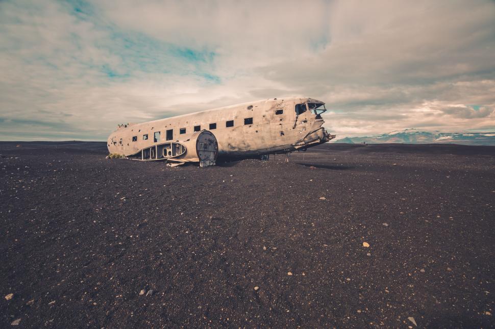Free Image of Wrecked Airplane 