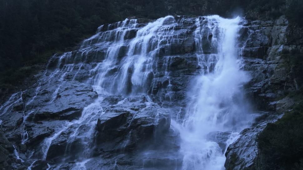 Free Image of Cascade waterfall 