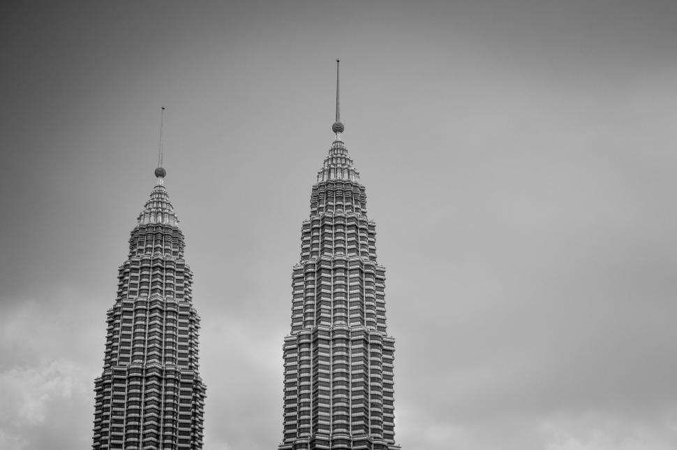 Free Image of Petronas towers - Monochrome  