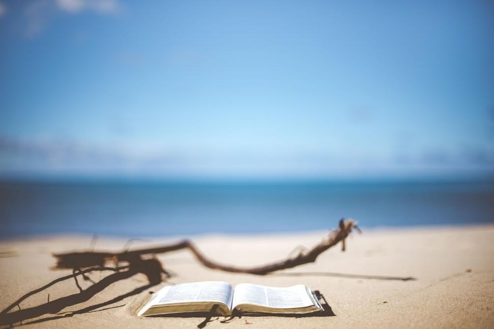 Free Image of Book at beach  
