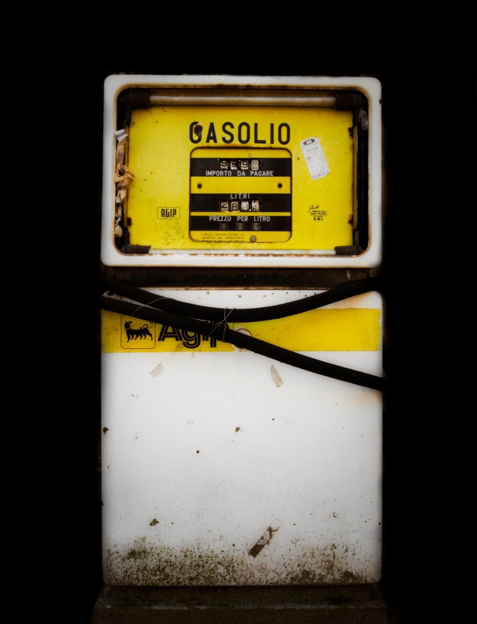 Download Free Stock Photo of Gasolio 