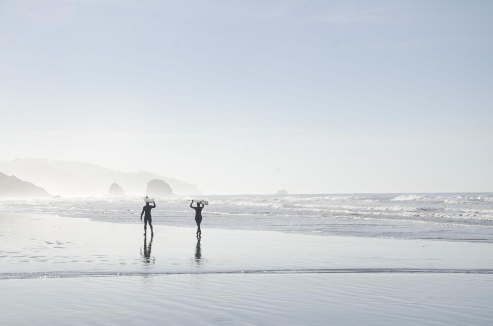 Free Image of Surfers at beach  