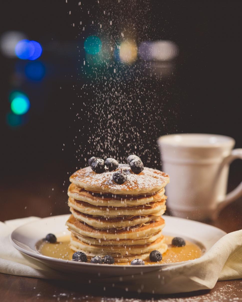 Free Image of Pancakes with Powdered Sugar 