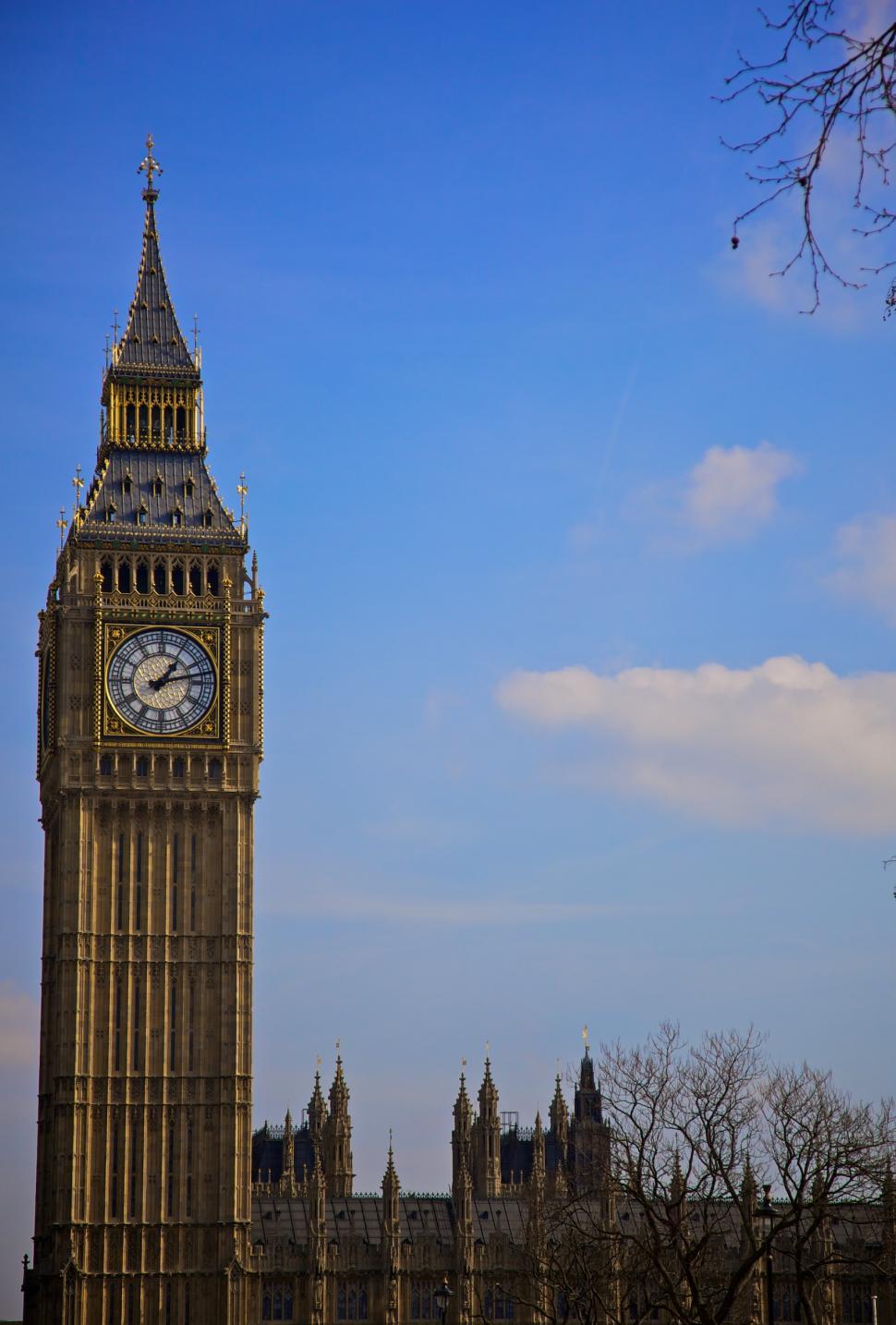 Free Image of Towering Clock Tower Over City 